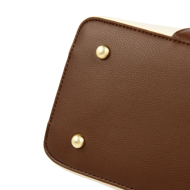 Bolso bandolera elegante y versátil para mujer, perfecto para cualquier ocasión. Un complemento ideal, combina moda y funcionalidad.