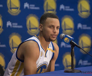 NBA-ster Stephen Curry veilt twee paar basketbalschoenen voor meer dan 40.000 euro