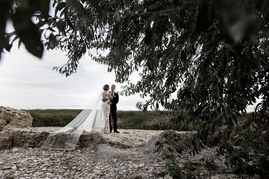 Wedding photographer Viktor Krutickiy (krutitsky). Photo of 13 August 2018