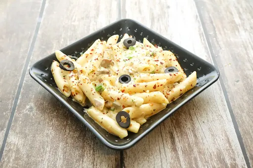 White Sauce Pasta