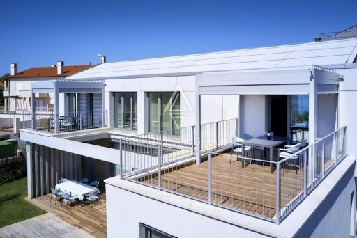 Maison avec piscine et terrasse 5