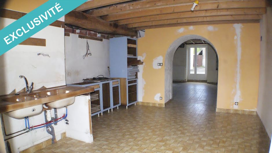 Vente maison 6 pièces 193 m² à La Châtaigneraie (85120), 116 500 €