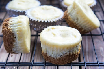 Eggnog Cheesecakes with Gingerbread Cookie Crust
