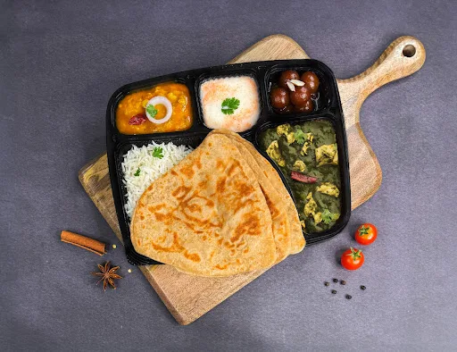 Saag Wala Chicken - Feast Thali