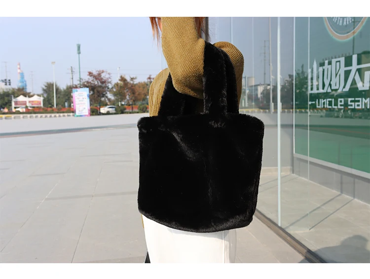 Title 10, Womens Cute Furry Handbag