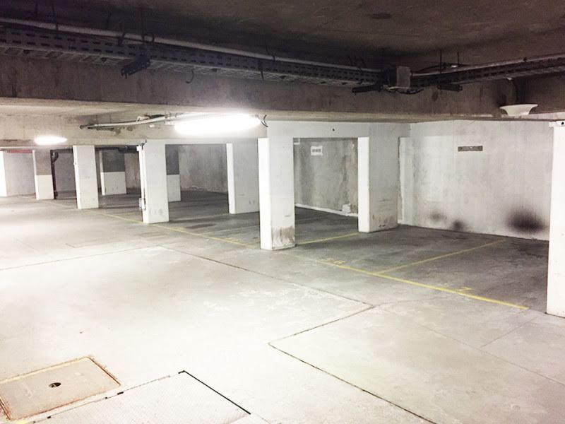 Location  parking  12 m² à Paris 8ème (75008), 252 €