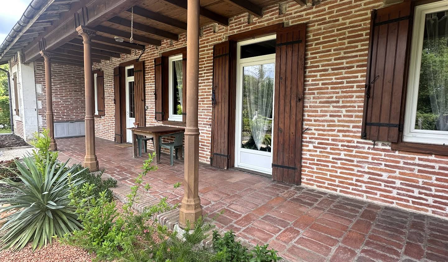 House with garden and terrace Pontenx-les-Forges