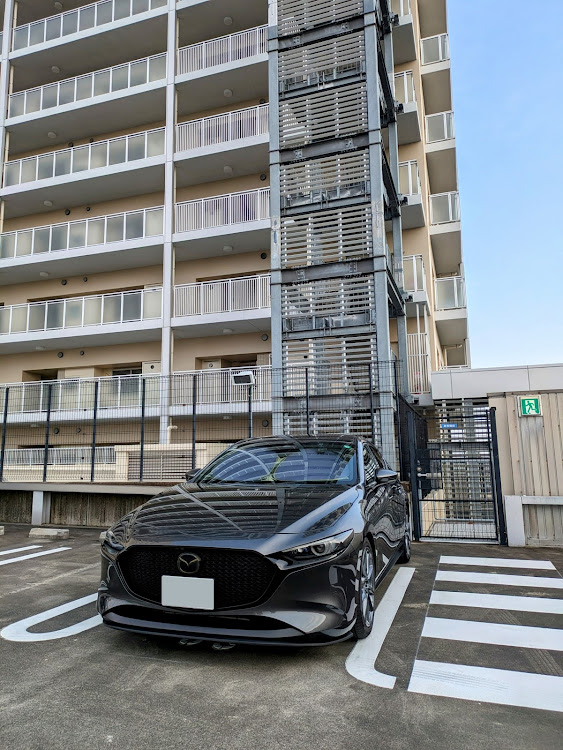 MAZDA3のF1・テールランプのこだわりに関するカスタム事例の投稿画像1枚目