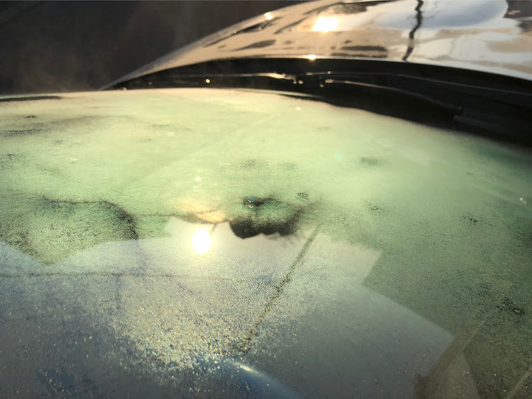 レガシィB4の寒い・窓凍ってる・水蒸気・湯気・エンジンチェックランプ点灯に関するカスタム事例の投稿画像1枚目