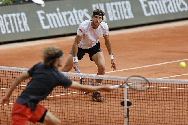 Zverev pobedio Ečeverija za polufinale Rolan Garosa