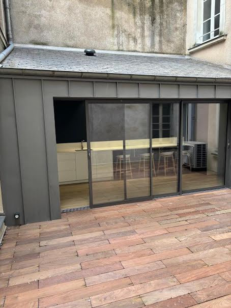 Location  locaux professionnels  151 m² à Angers (49000), 2 517 €