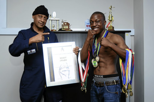 Former amateur boxer Thabang Mofula cannot wait to step into the ring to begin his pro career.