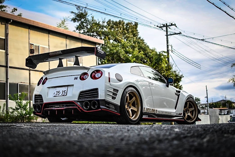 NISSAN GT-Rのナナメ後ろからのアングルに関するカスタム事例の投稿画像1枚目