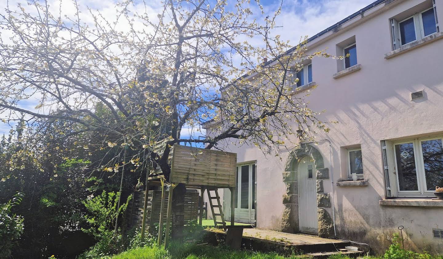 House with garden and terrace Vannes