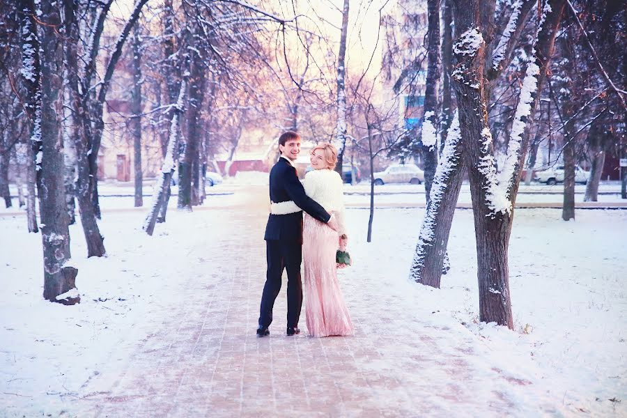 結婚式の写真家Valeriya Zakharova (valeria)。2016 3月22日の写真