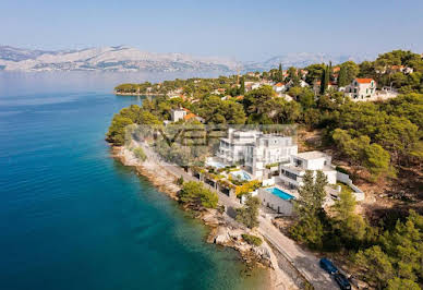 Villa with pool and terrace 3