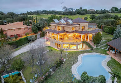 Villa with pool and terrace 2