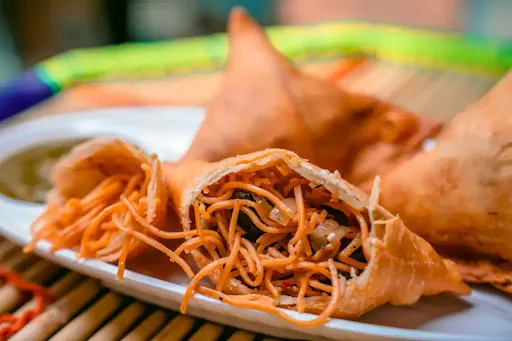 Noodles Samosa