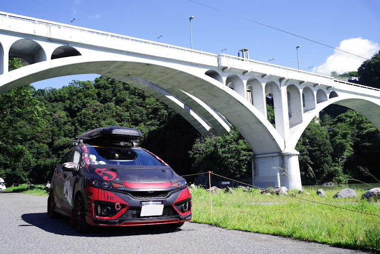 フィットの愛車撮影・旧小倉橋・津久井湖観光センター駐車場に関するカスタム事例の投稿画像3枚目