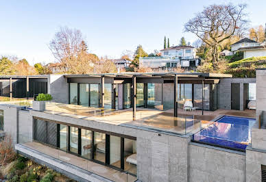 House with pool and garden 2