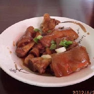 六鼎煨豬腳(食品店)