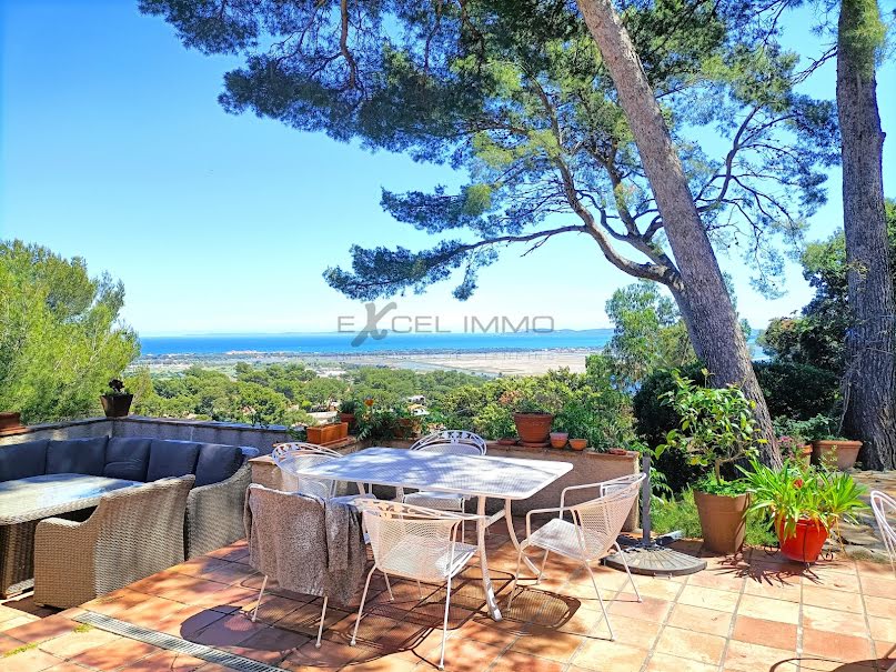 Vente villa 7 pièces 180 m² à Hyeres (83400), 1 190 000 €