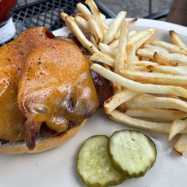 Angus burger with oven baked fries (they will do this so it doesn't have shared fryer issue) ASK