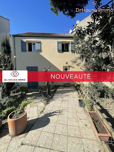 Vente maison 5 pièces 109 m² à Stains (93240), 374 000 €