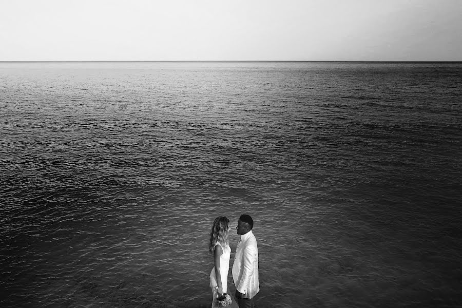 Wedding photographer Vincenzo Siciliano (parallelo32). Photo of 15 November 2019