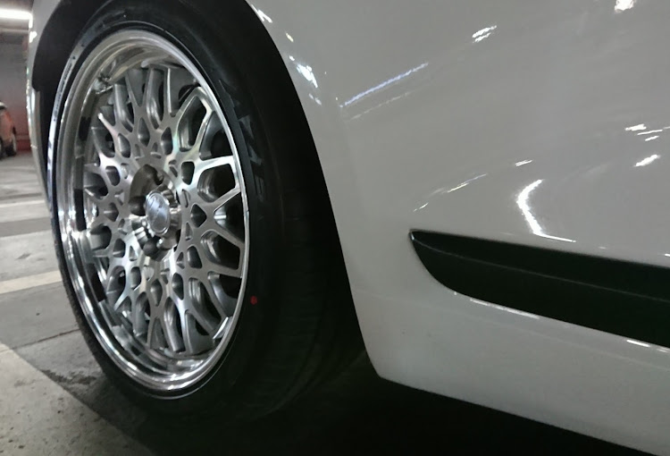 シロッコのホイール交換・work ホイール・seeker cx・立体駐車場で映えちゃったに関するカスタム事例の投稿画像5枚目