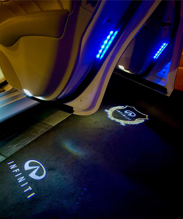 フーガのウェルカムライト交換・カーテシランプ交換・INFINITI・体調管理しっかりね👍に関するカスタム事例の投稿画像4枚目
