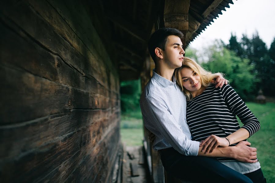 Fotógrafo de casamento Valentina Ryzhikova (vasilisared22). Foto de 1 de junho 2017