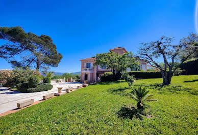 House with pool and terrace 8