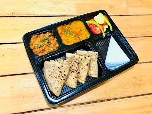 Kadhai Paneer+Dal Fry+Salad+4 Tawa Butter Roti+Rice+Achar
