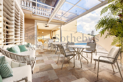 Maison avec piscine et terrasse 3