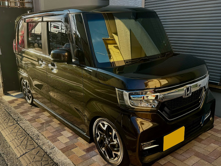 Nボックスカスタムのスパッタゴールド　フィルム施工・DIY・車高調に関するカスタム事例の投稿画像2枚目