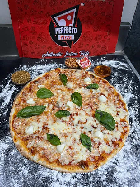 Thin Crust Margherita Pizza [Large, 12 Inches]