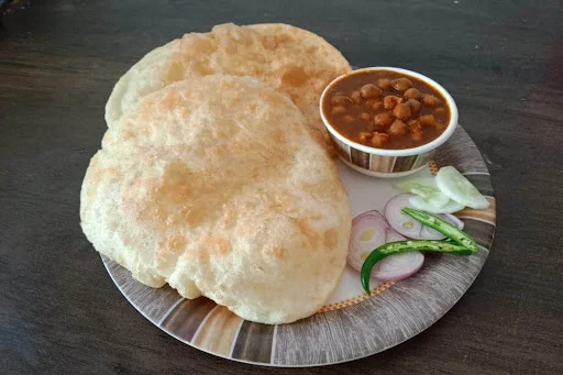 Special Paneer Bhature Chole