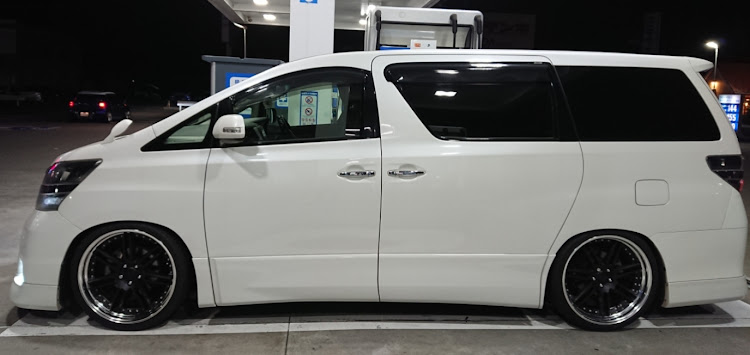 ヴェルファイアの2018ベストショット・ヴェルファイア20系に関するカスタム事例の投稿画像2枚目