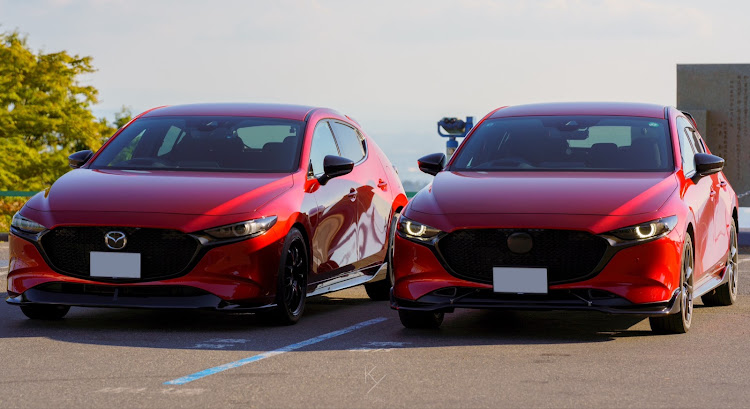 雄太さんが投稿したmazda3・ソウルレッドクリスタルメタリック・マツダ・オフ会に関するカスタム事例の投稿画像3枚目