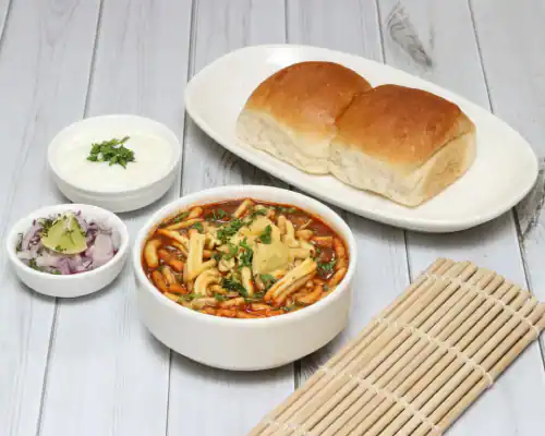 Dahi Misal Pav