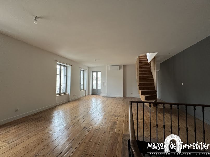 Location  appartement 4 pièces 110 m² à Cognac (16100), 1 258 €