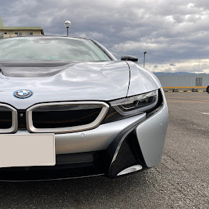 i8 クーペ I12