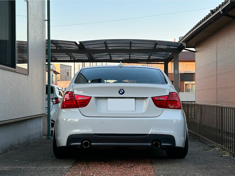 3シリーズ セダンの素ガラス・どんだけE90好きなん・N54・車高調整・ツラ調整に関するカスタム事例の投稿画像2枚目