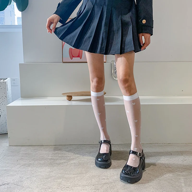 Title 2, Chaussettes mollet en dentelle au-dessus du gen...