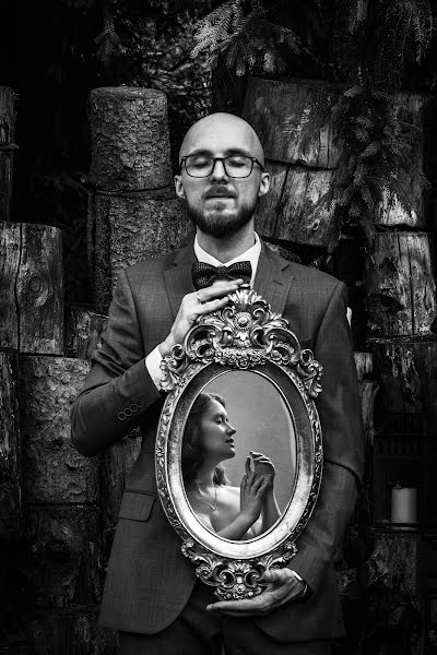 Fotógrafo de casamento Maksim Vegas (relastart). Foto de 4 de outubro 2023