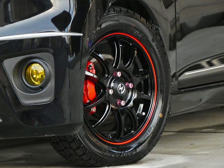 デイズハイウェイスターのみんなのスタッドレスタイヤ見てみたい・パパ復活❗️😁・洗車、コーティング・夜の撮影は難しい😅に関するカスタム事例の投稿画像3枚目