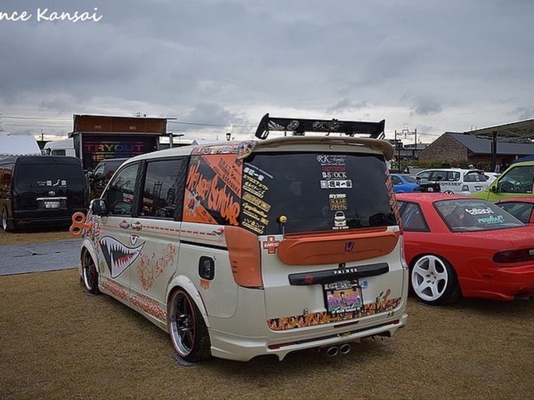 ステップワゴンの愛車のお尻はこんな感じ・メリークリスマスイブ・勝手にコラボ撮影・TRY OUT OSAKA ミーティング🤩・関西舞子サンデーに関するカスタム事例の投稿画像1枚目