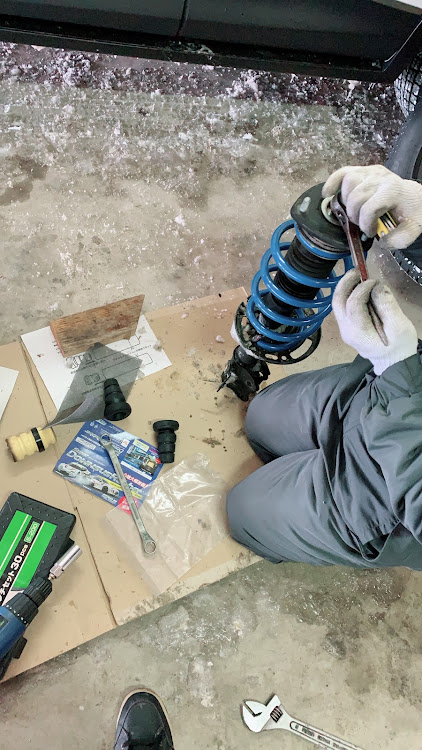 CX-5のレッドメモリー・ダウンサス取付・DIY・エスペリアスーパーダウンサスに関するカスタム事例の投稿画像1枚目
