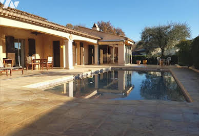 Maison avec piscine et terrasse 6